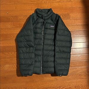 Kids Patagonia down sweater in dark green